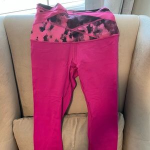 LULULEMON hot pink cropped pants Size 6 Women's
